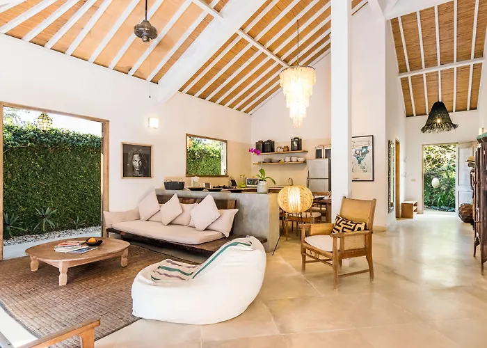 007 Villa