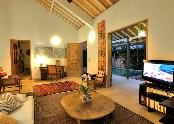 007 Villa